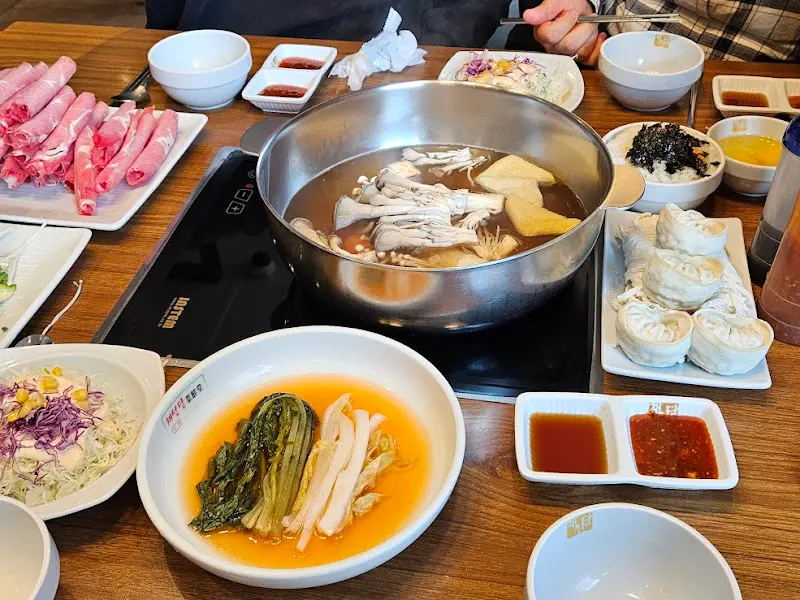 샤브샤브 한 상 차림