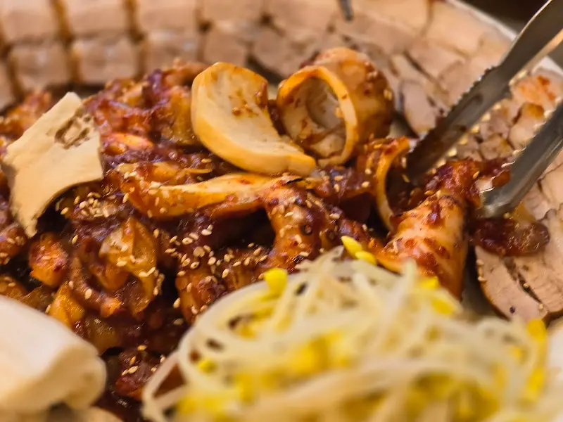 직화낙지보쌈 근접샷