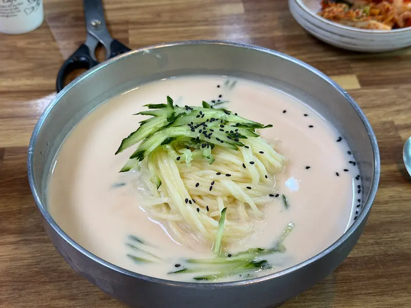 시원한 콩국수