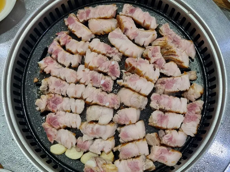 먹기 좋게 잘린 삼겹살