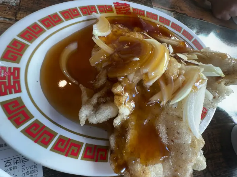 새콤달콤한 소스가 듬뿍 뿌려진 꿔바로우