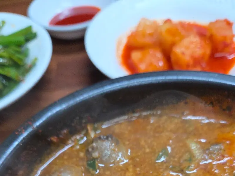 피순대 국밥과 반찬