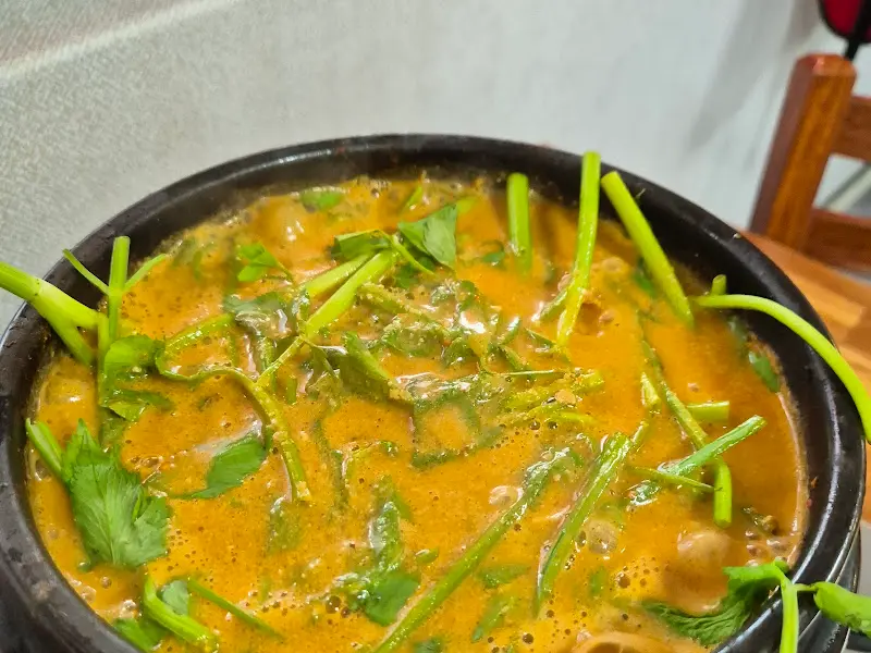 보글보글 끓고 있는 오리탕