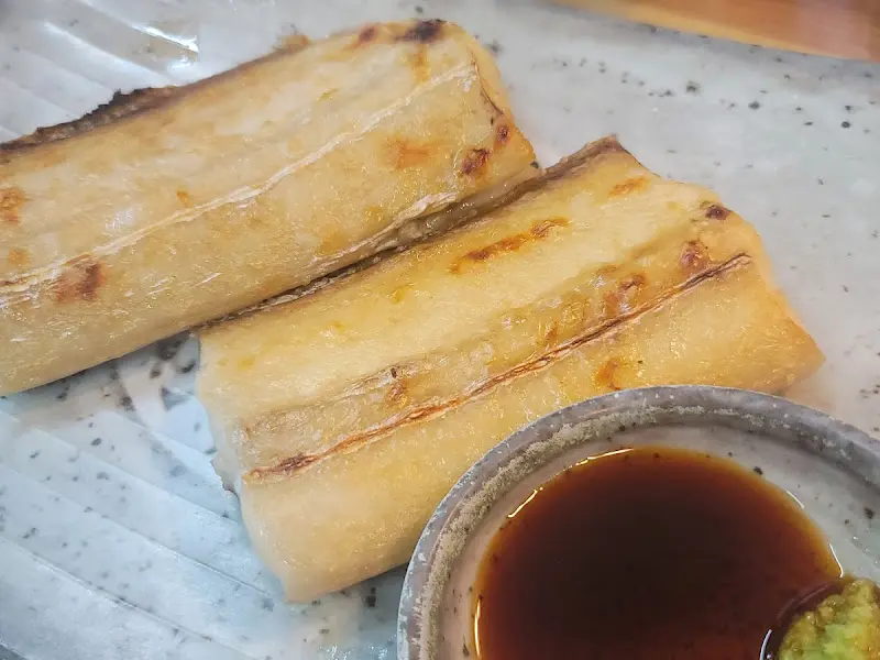 노릇노릇 구워진 갈치구이