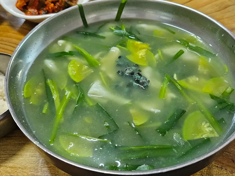 다슬기탕 클로즈업