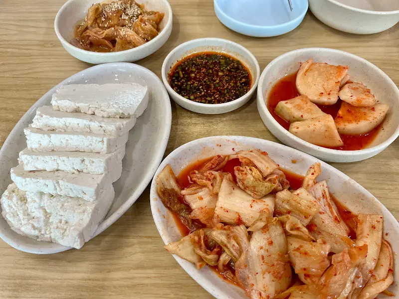손두부와 볶음김치