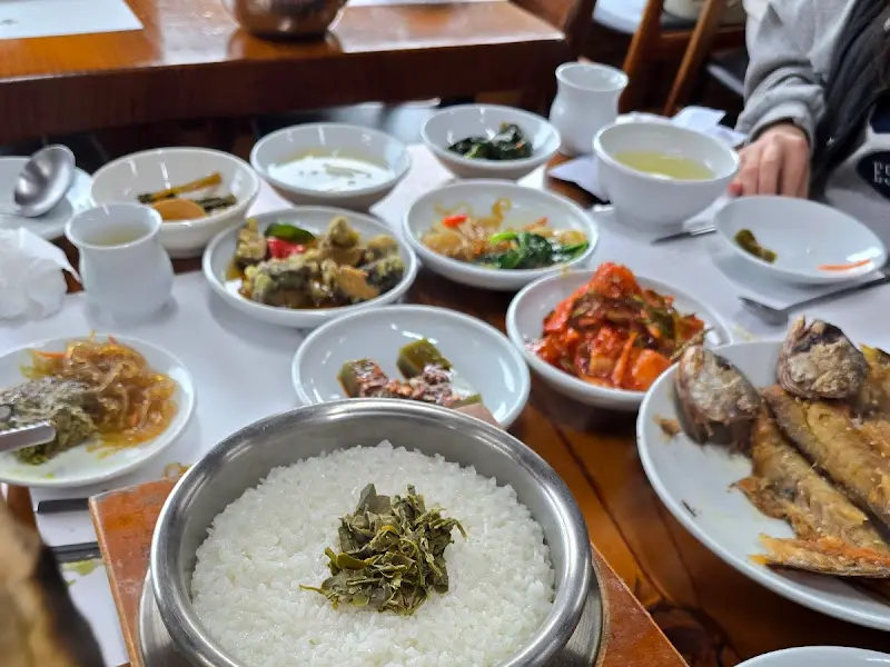 녹차 떡갈비 정식 한상차림