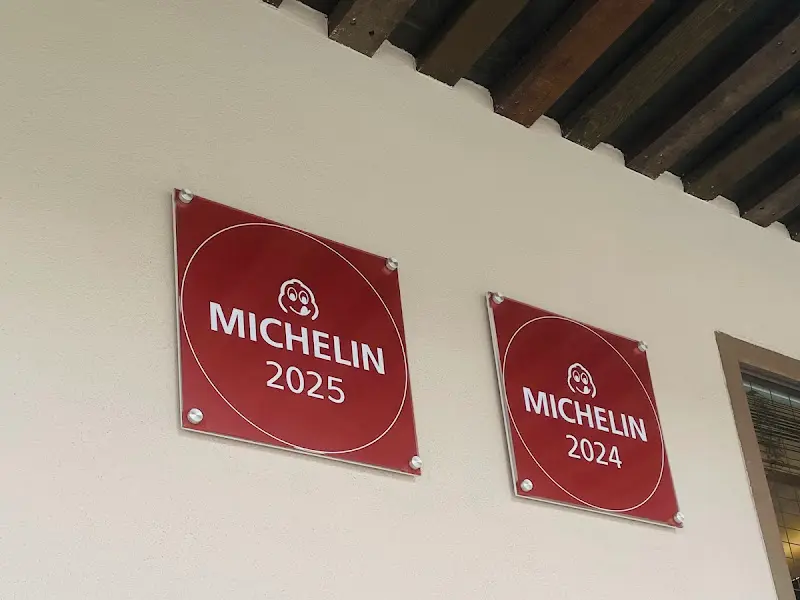 미슐랭 2024, 2025 선정 간판