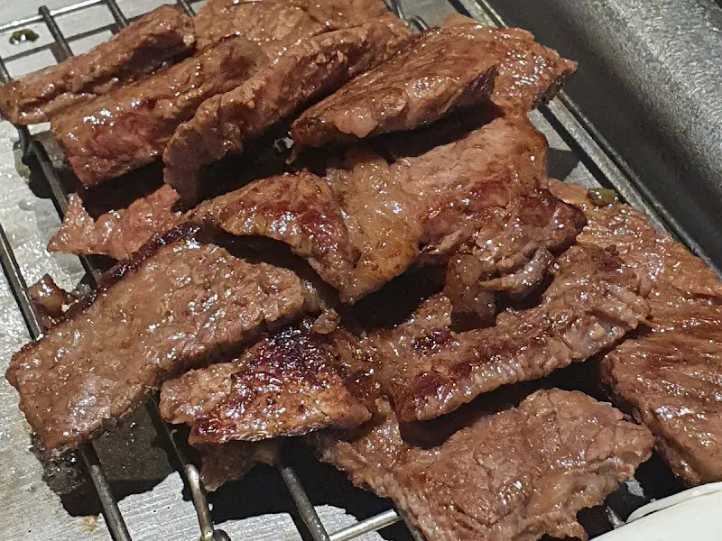 육즙 가득한 한우