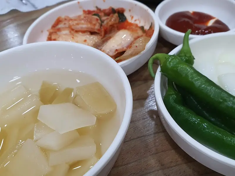 어죽과 곁들임 반찬