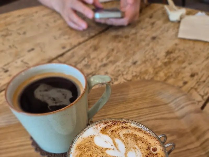 향긋한 커피 두 잔