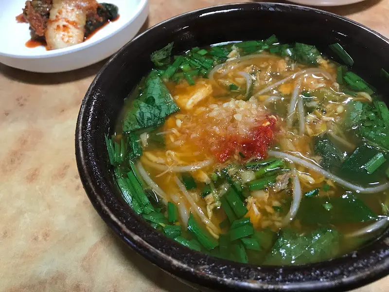 보글보글 끓는 메기국