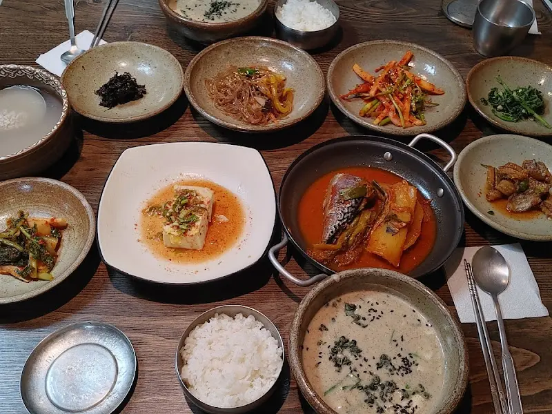 상다리 휘어지는 밑반찬