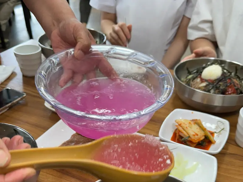 분홍빛 동치미 국물