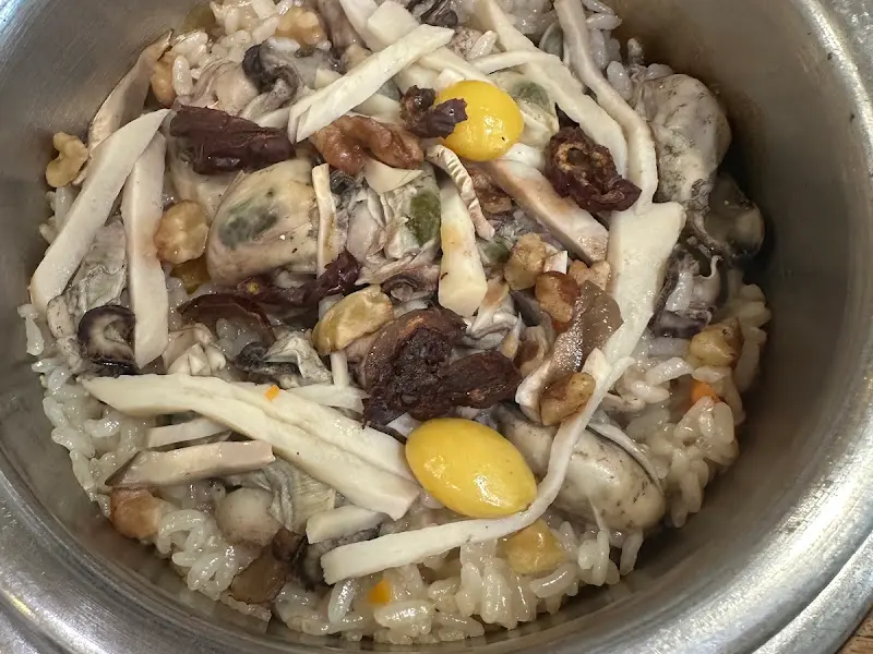 영양 가득한 굴밥의 비주얼