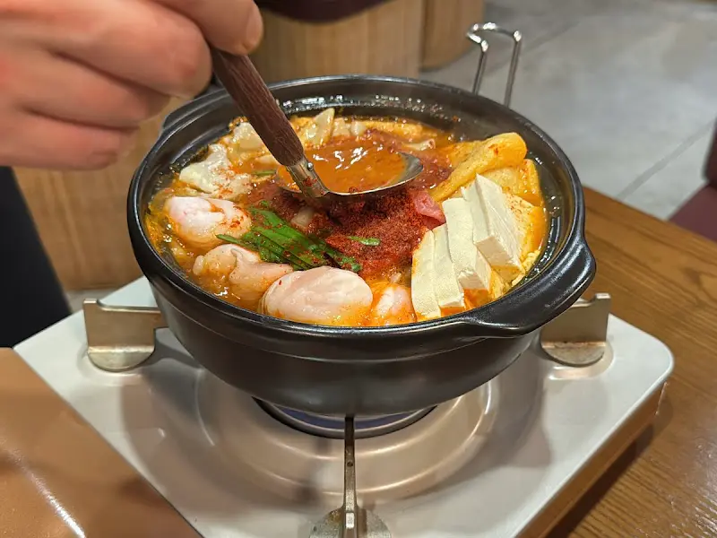 소곱창 대창전골 버무리는 모습