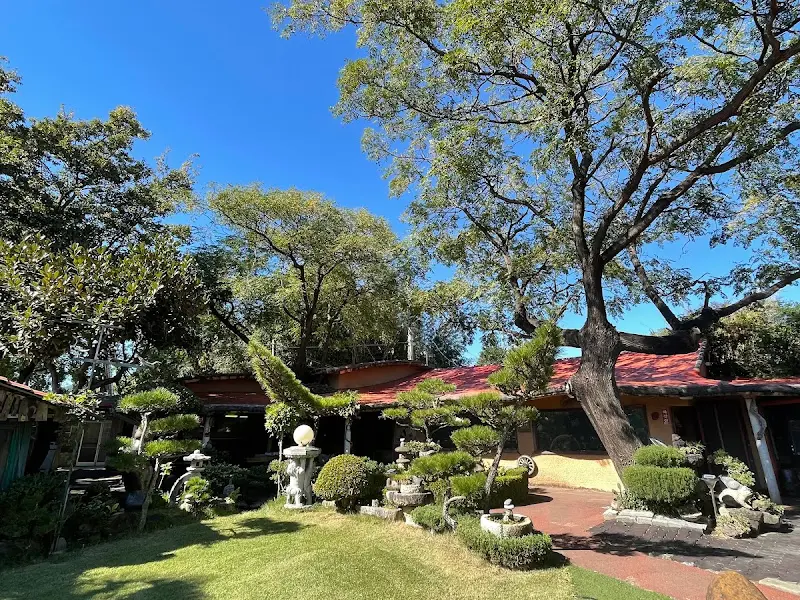 정갈하게 꾸며진 정원의 모습