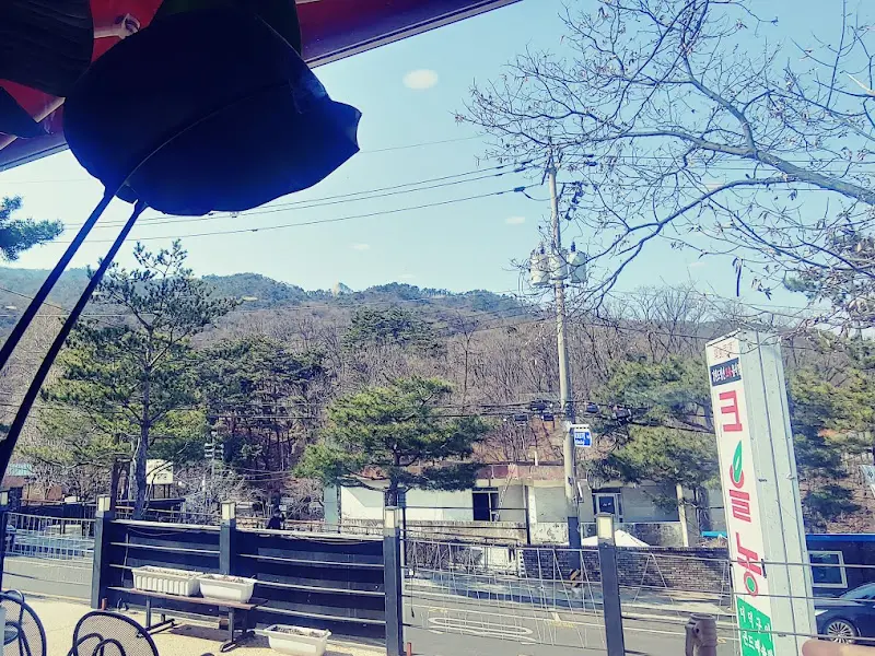 식당에서 바라본 바깥 풍경