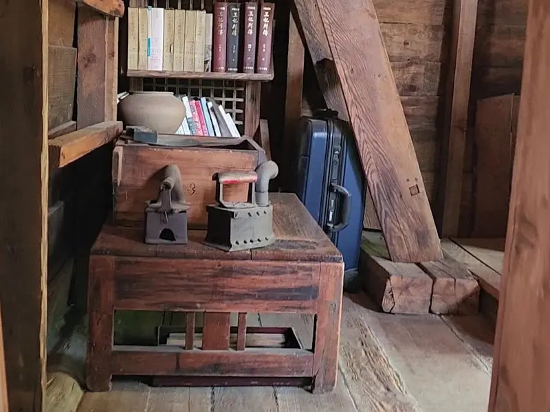 정겨운 분위기를 자아내는 내부 소품들