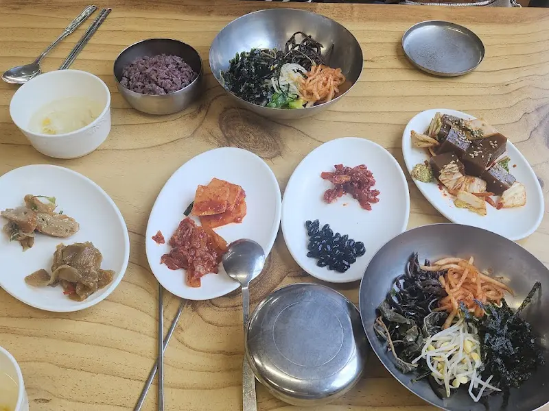 비빔밥과 반찬