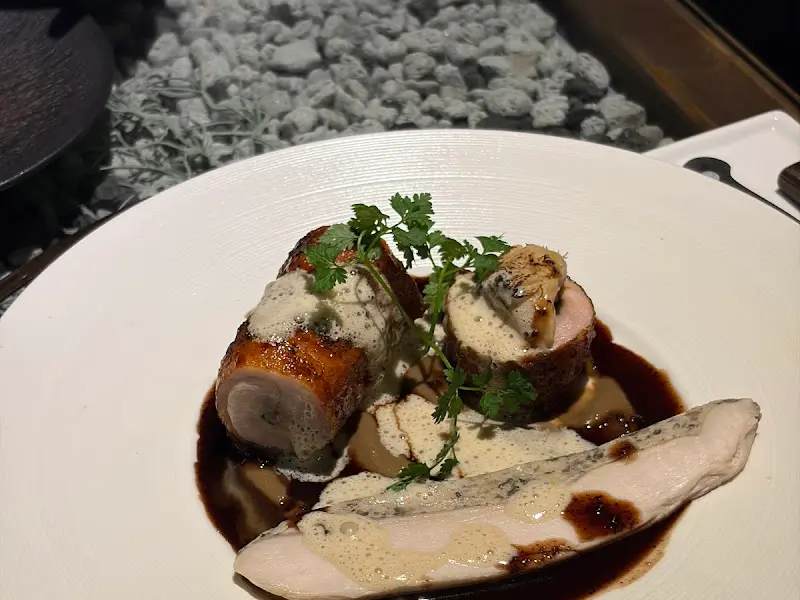 아름다운 플레이팅의 디저트