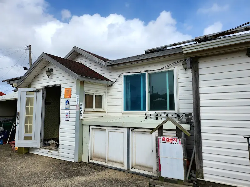 식당 외부 전경