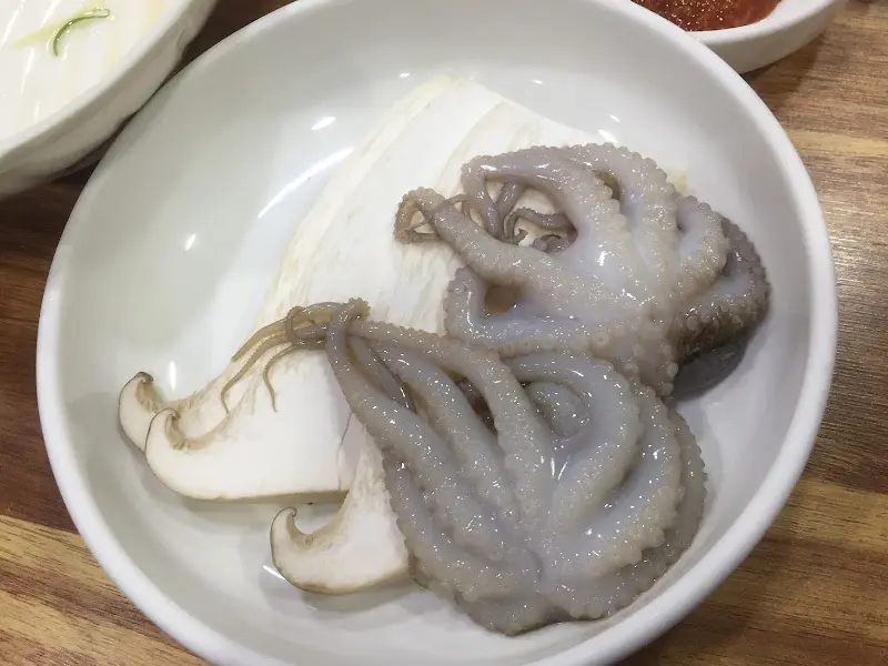 노릇하게 구워진 삼겹살