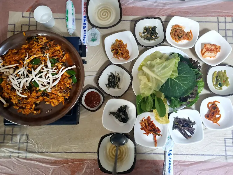 우렁쌈밥 한상차림