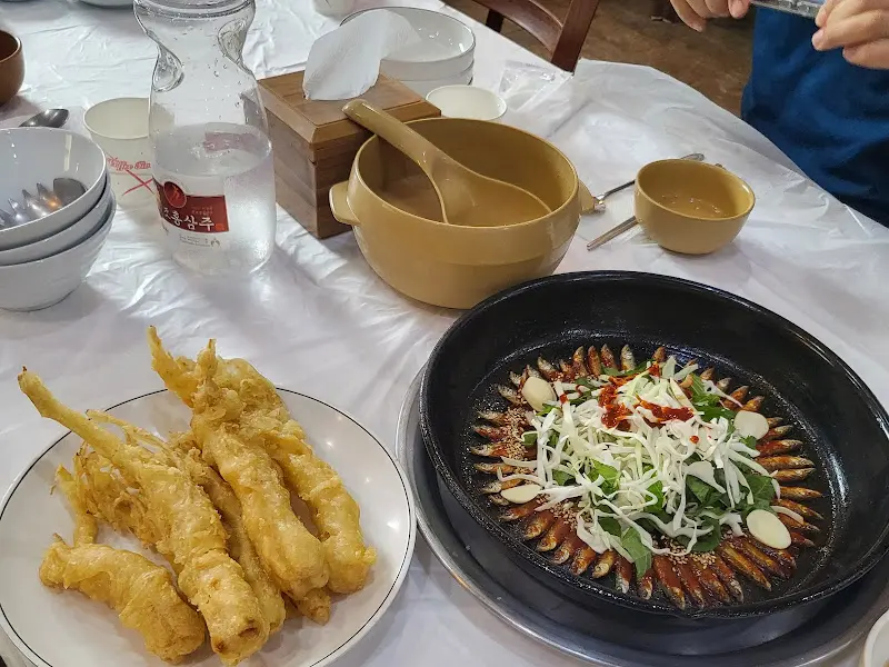 소쇽어죽 앞마당