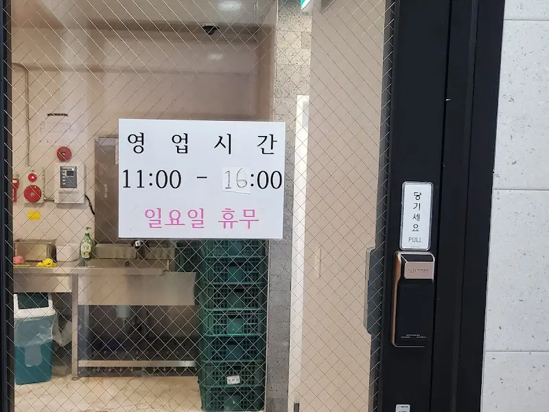 맛있는 뷔페 음식들