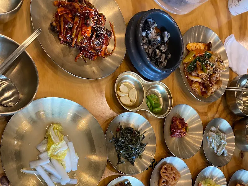 우렁쌈밥 정식에 포함된 찌개