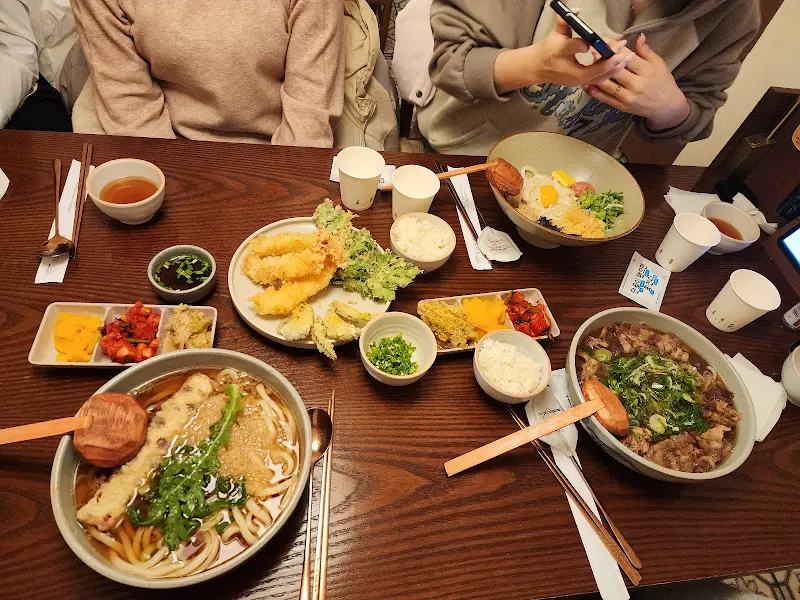 다양한 메뉴 사진 (멸치국수 외)