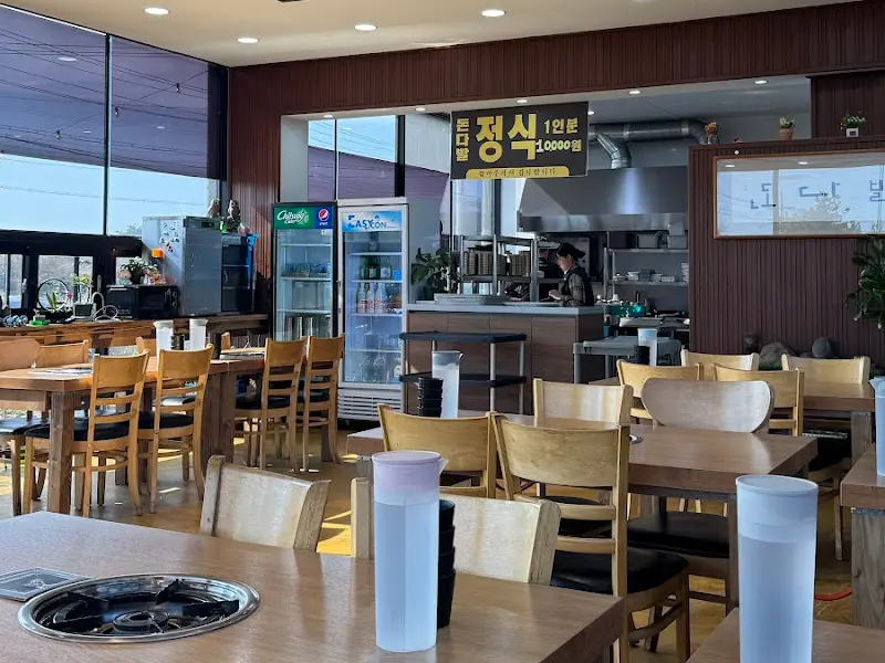 돈다발 기사식당 내부 모습