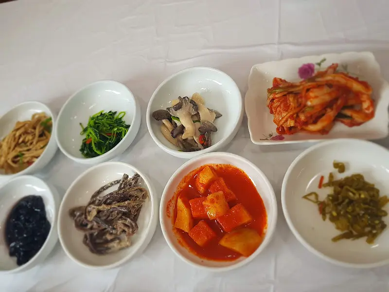 다양한 밑반찬 클로즈업