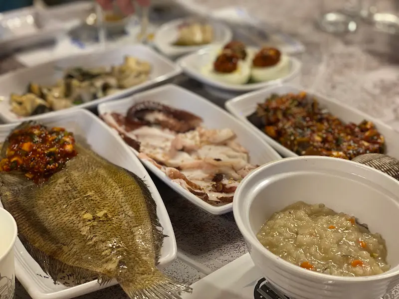 다양한 해산물 요리