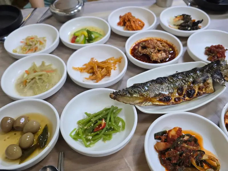 남도식당 밑반찬 한상차림