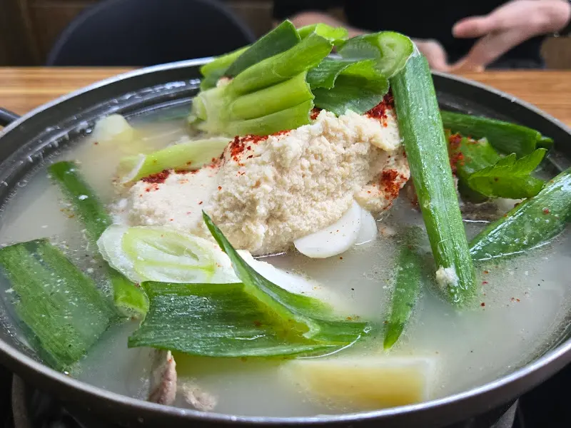 콩비지감자탕 국물