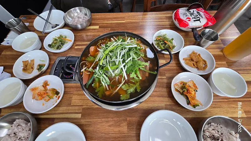영주회관의 전골 요리