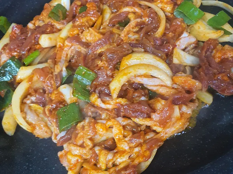 매콤한 양념 오리 불고기의 향연