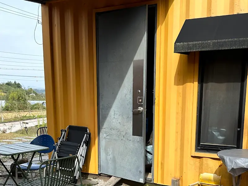 오픈더문 입구