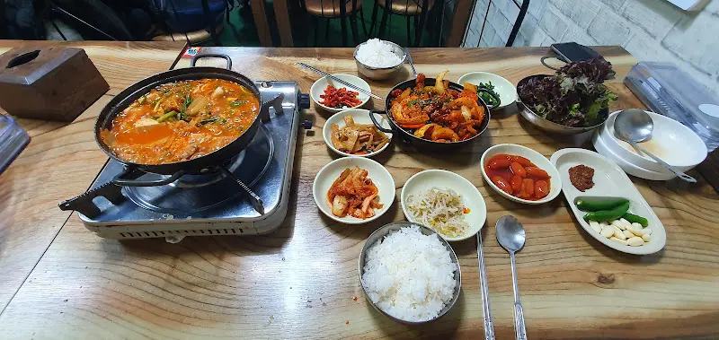 곱창전골 한 상 차림