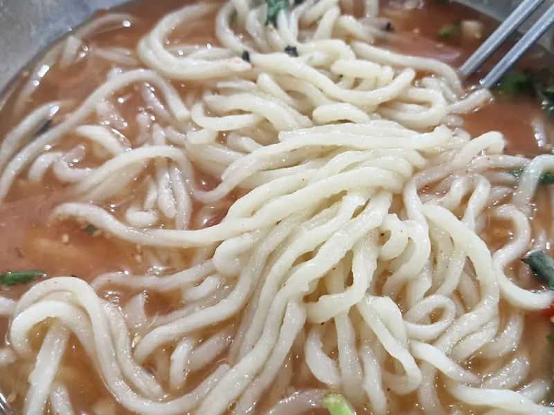 칼국수 면발 클로즈업