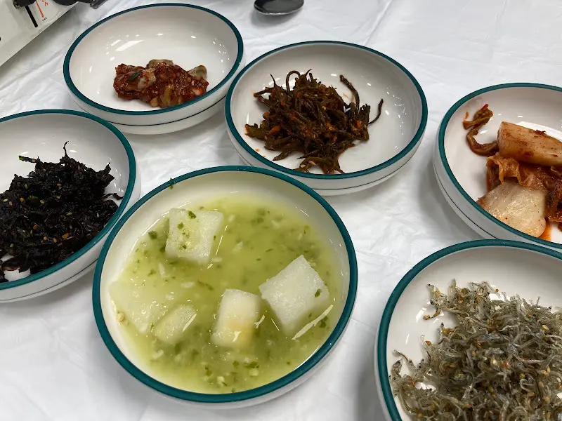 다양한 밑반찬