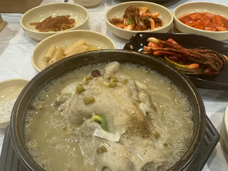 녹두 삼계탕 전체 상차림