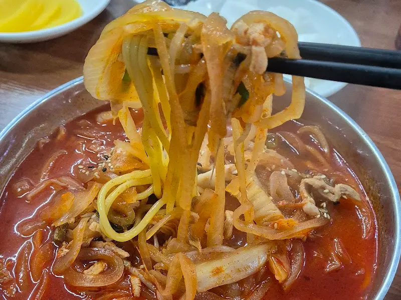 면발 들어올린 모습