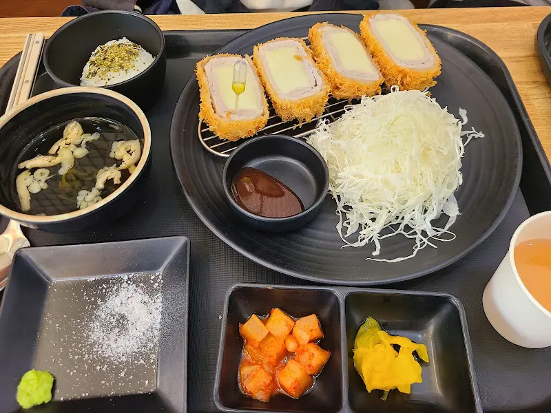 겉은 바삭, 속은 촉촉한 치즈카츠