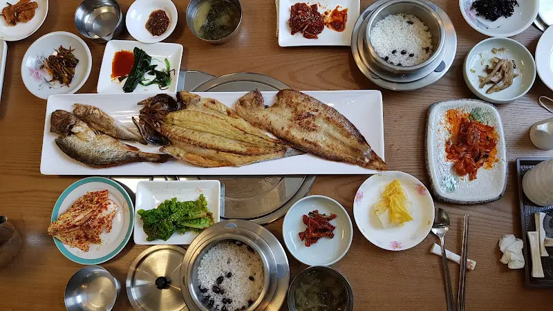 백반 한 상 차림