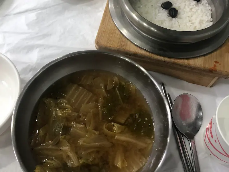 썬일가든 배추국과 솥밥