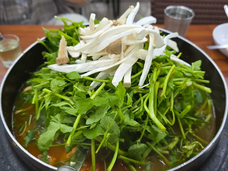 참게 메기 매운탕
