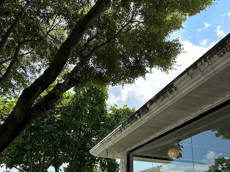 카페 건물 외관